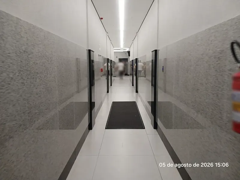 Comercial em leilão