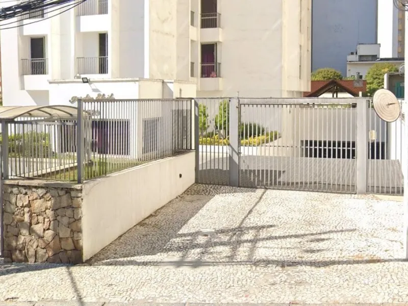 Outros em leilão