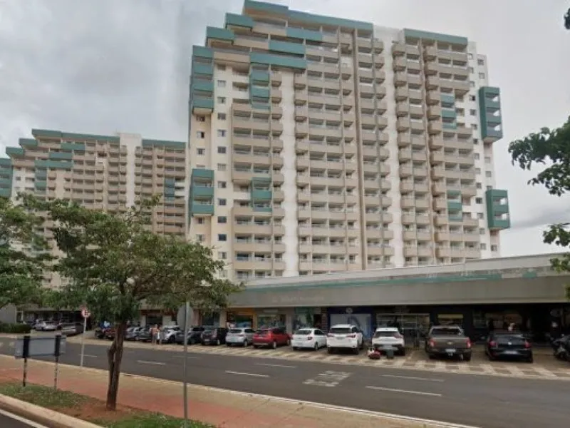 Comercial em leilão