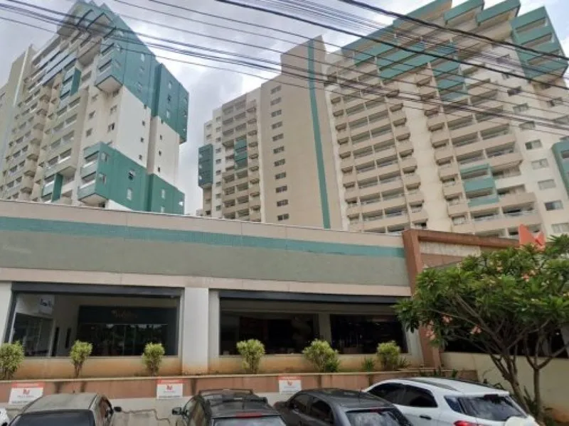 Comercial em leilão