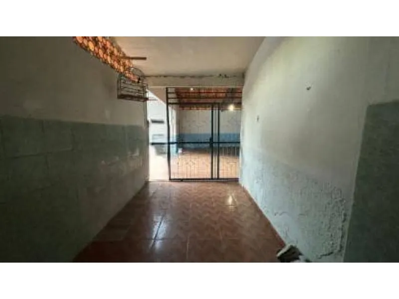 Comercial em leilão