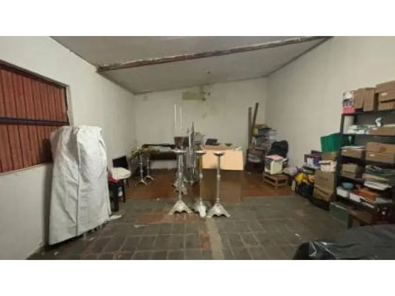 Comercial em leilão