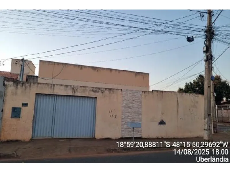 Casa em Leilão Extrajudicial
