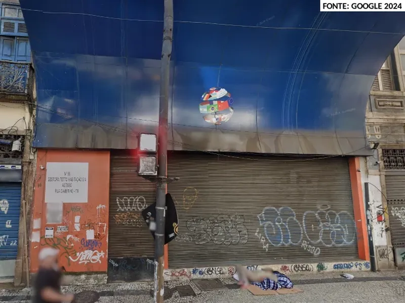 Comercial em leilão
