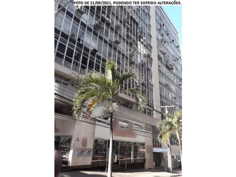 Comercial em leilão