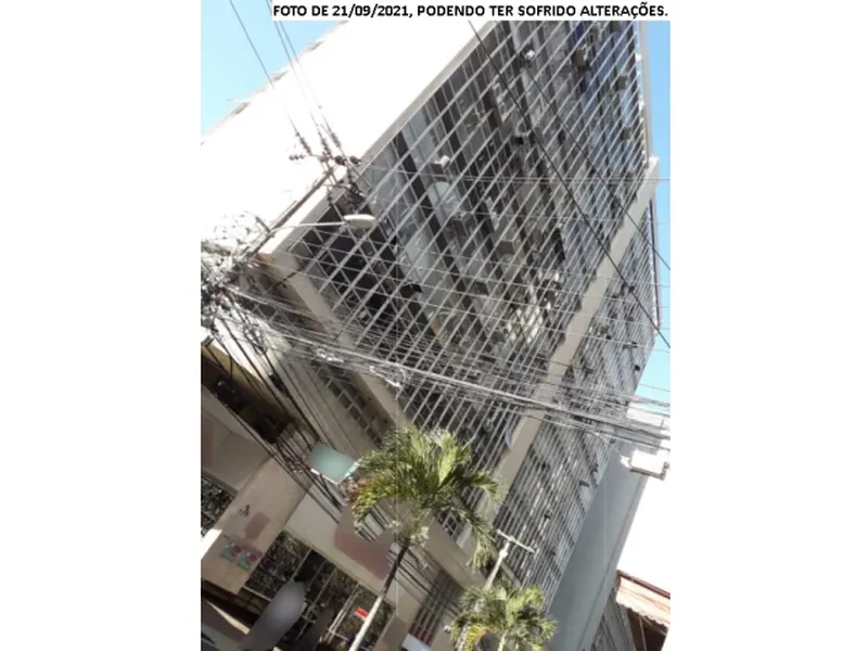 Comercial em leilão