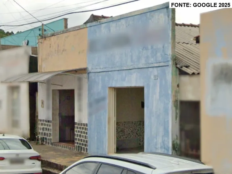 Comercial em leilão