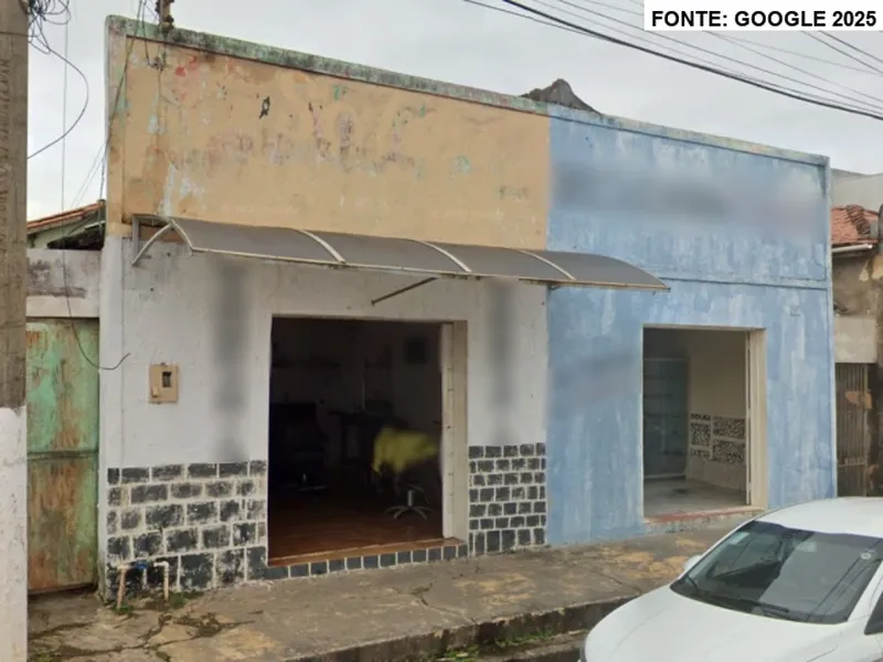 Comercial em leilão