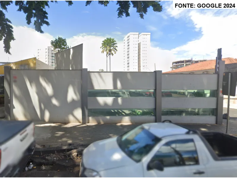 Outros em leilão