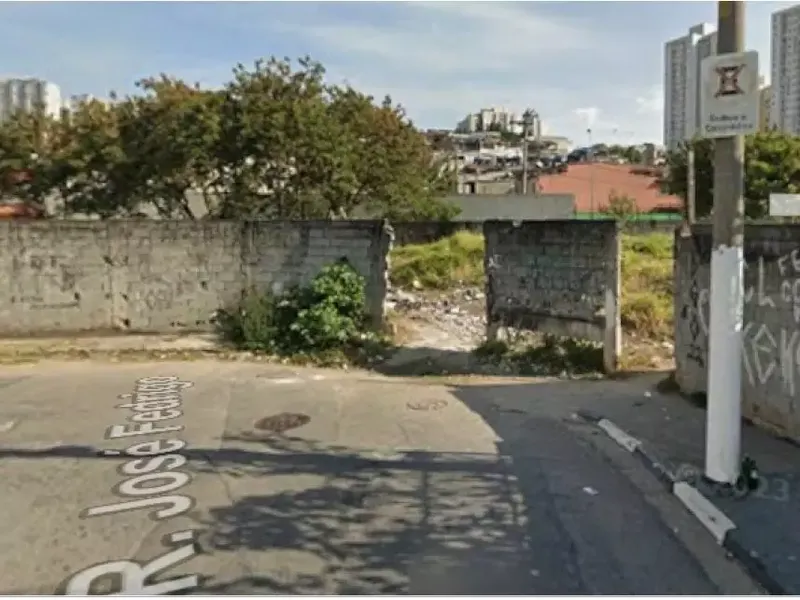 Terreno em leilão