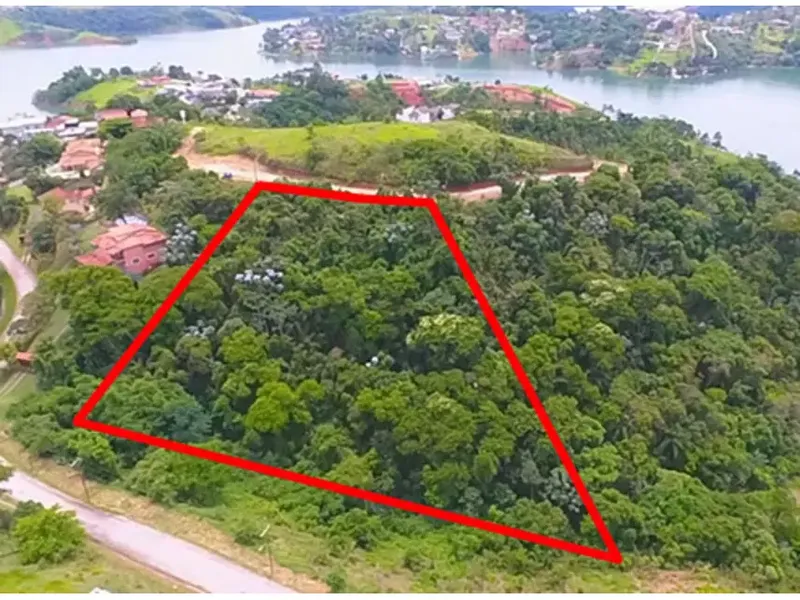 Terreno em leilão