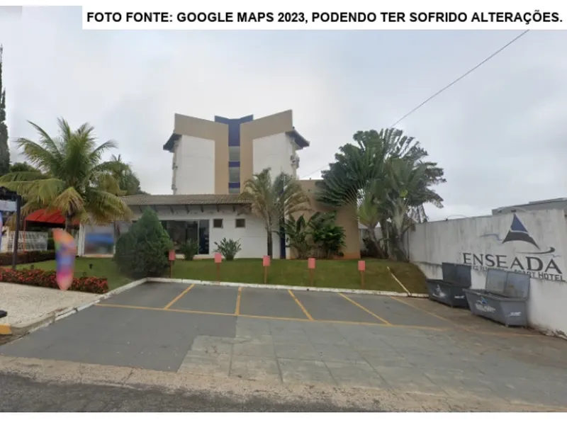Comercial em leilão