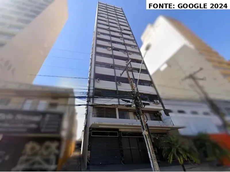 Comercial em leilão