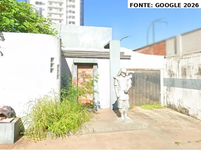 Comercial em leilão