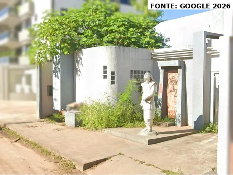 Comercial em leilão
