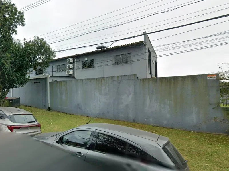 Comercial em leilão