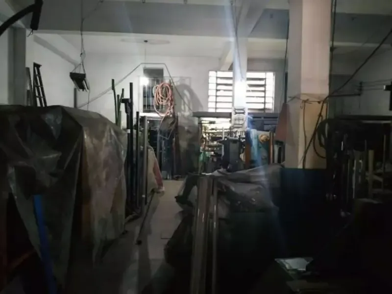 Comercial em leilão