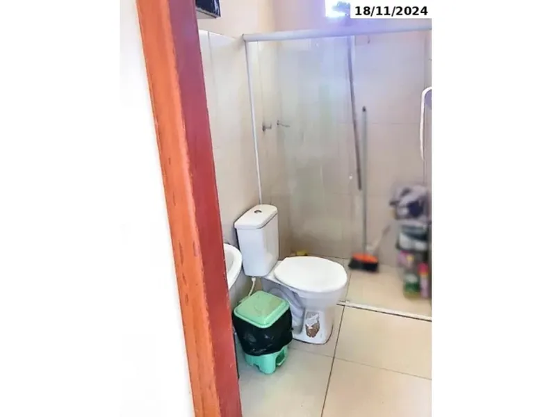 Comercial em leilão