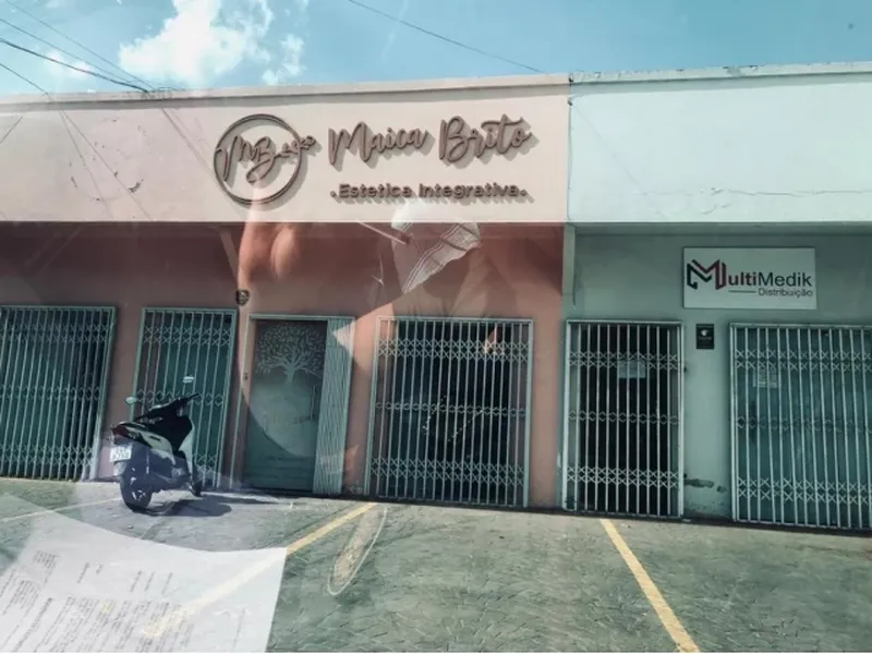 Comercial em leilão
