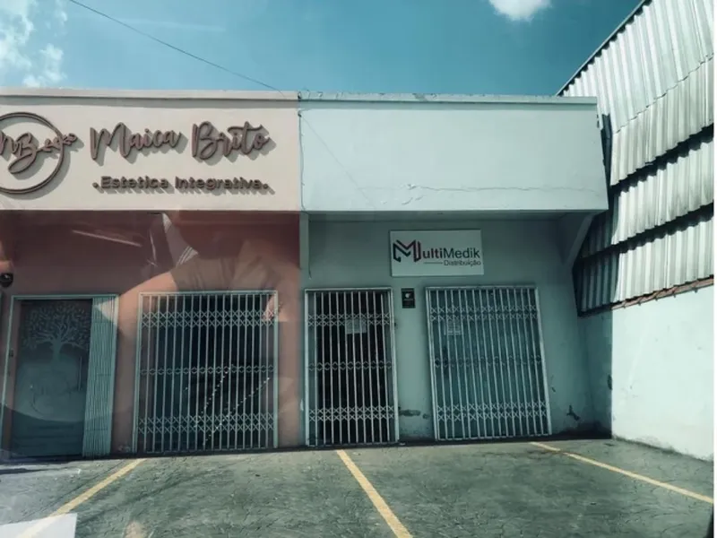 Comercial em leilão