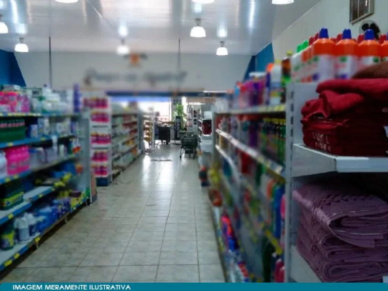 Comercial em leilão