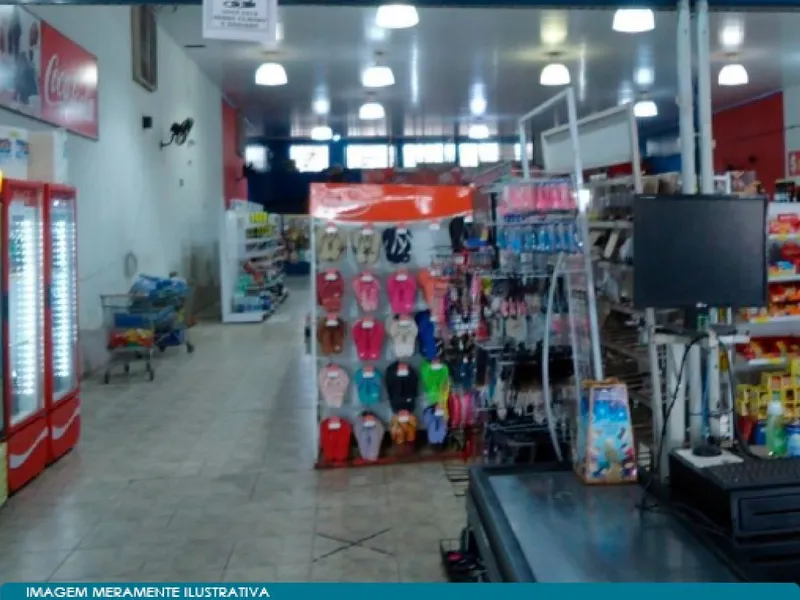 Comercial em leilão