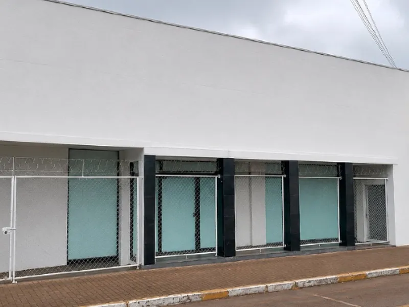 Comercial em leilão