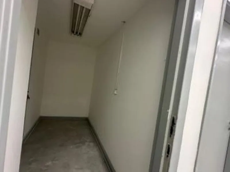 Comercial em leilão