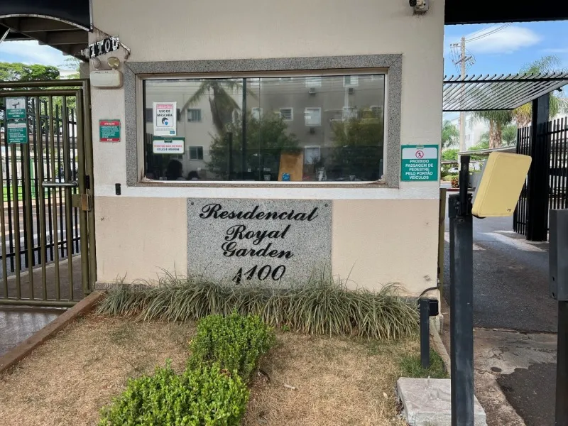 Outros em leilão