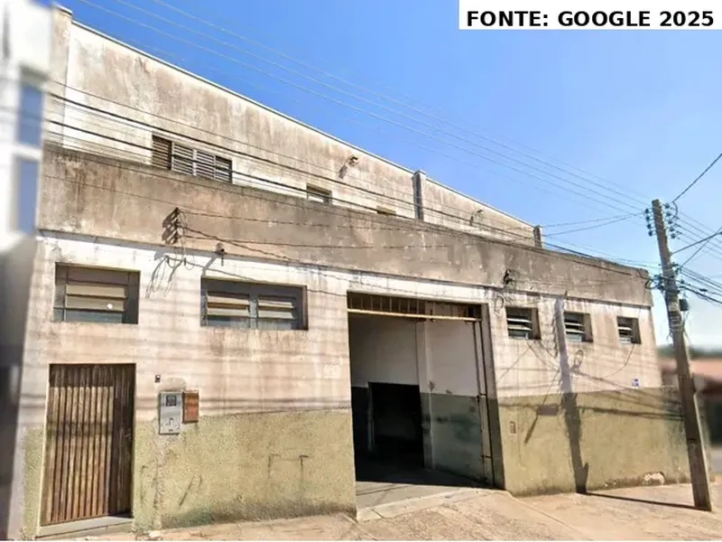 Comercial em leilão