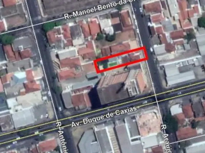 Comercial em leilão