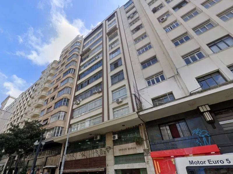 Comercial em leilão