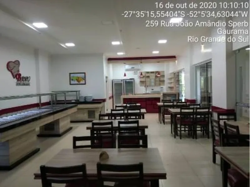 Comercial em leilão