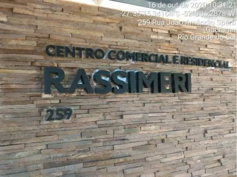 Comercial em leilão