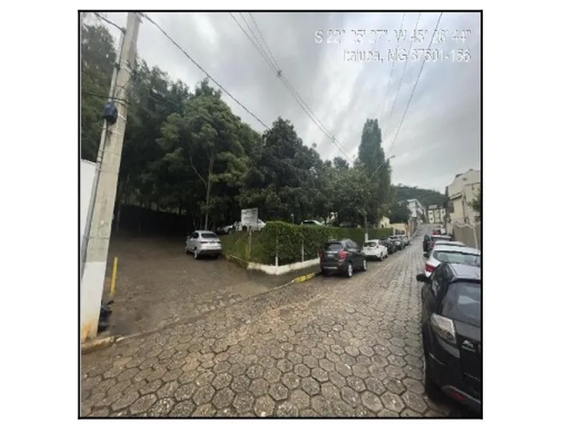 Terreno em Licitação