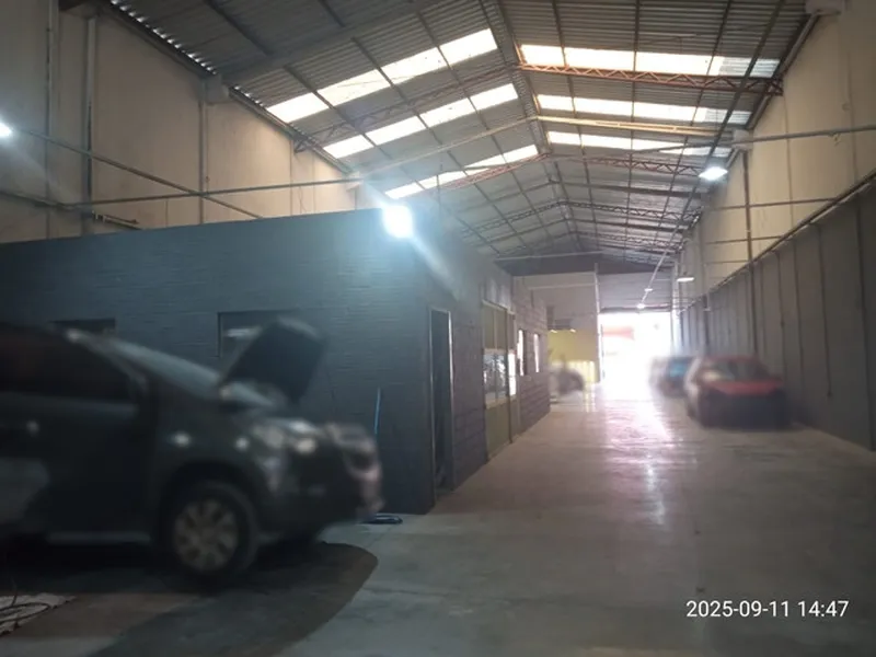 Comercial em leilão