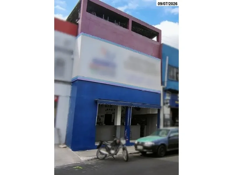 Comercial em leilão