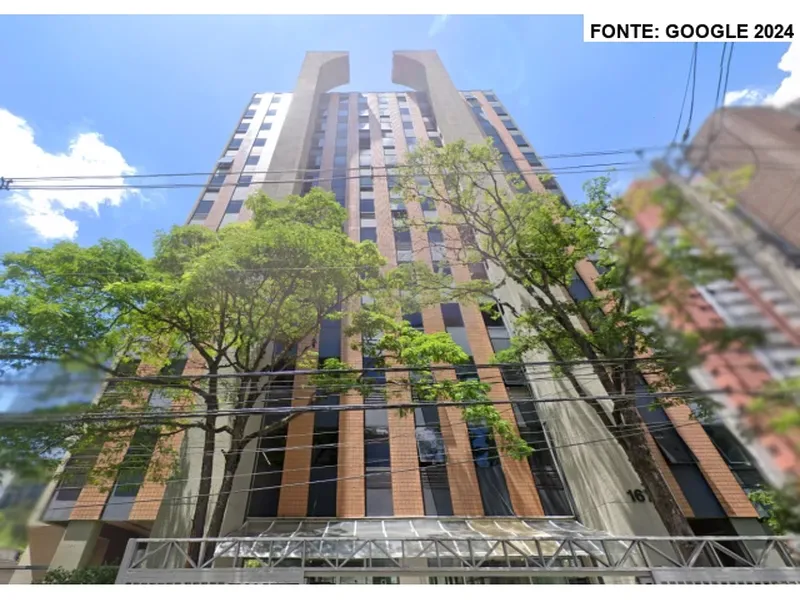 Comercial em leilão