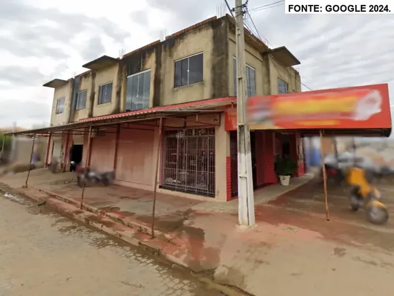 Comercial em leilão