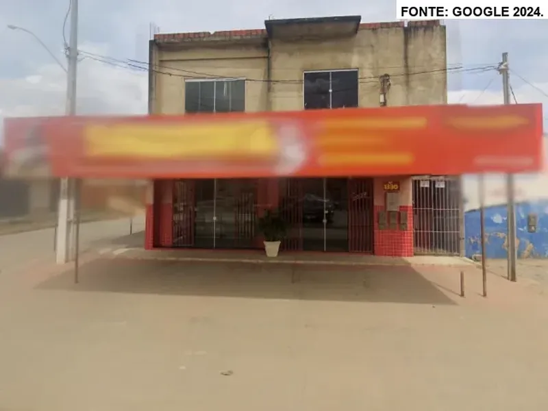 Comercial em leilão