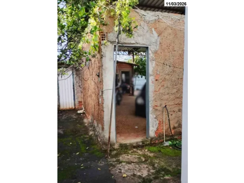 Comercial em leilão