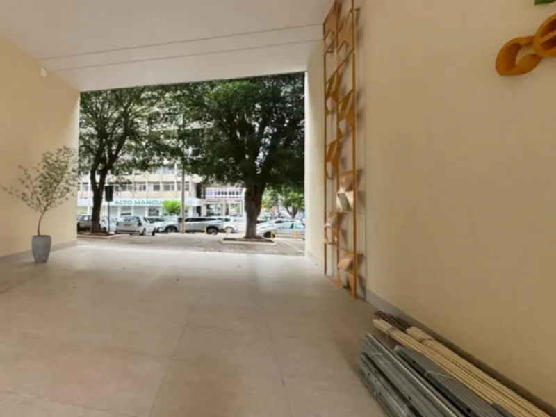 Comercial em leilão