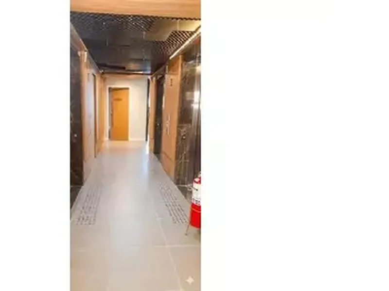 Comercial em leilão