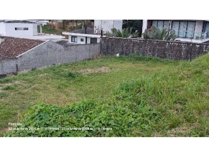 Terreno em leilão