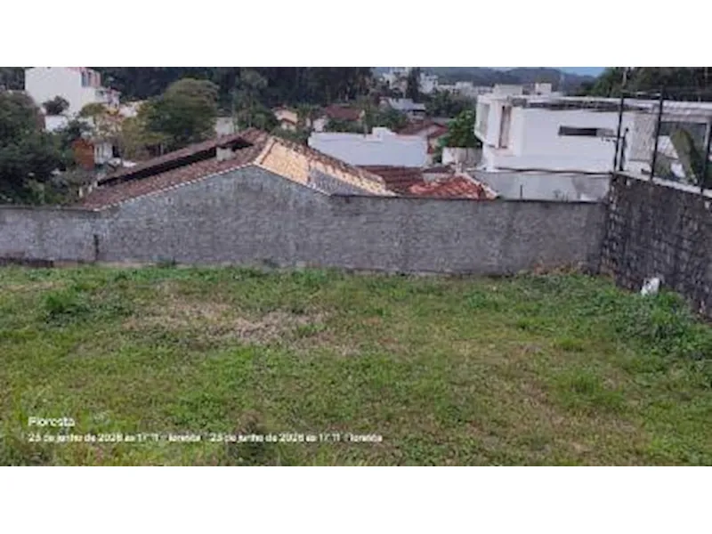 Terreno em leilão