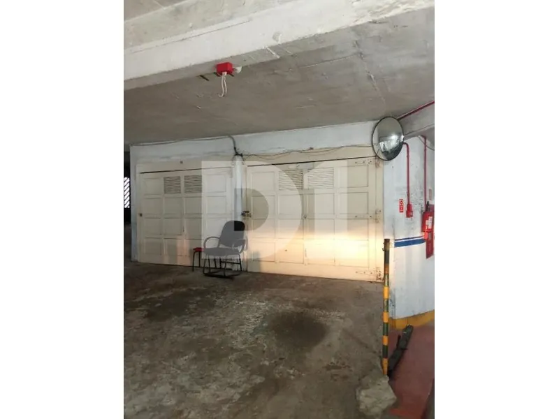 Outros em leilão
