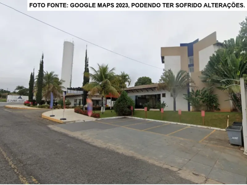 Comercial em leilão