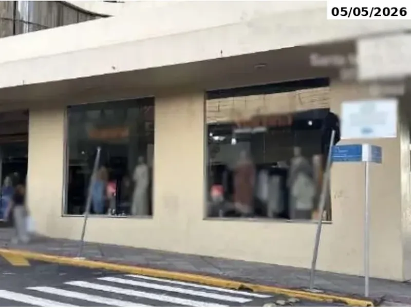 Comercial em leilão