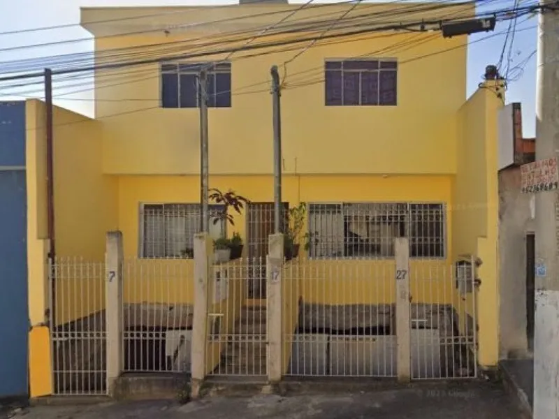 Comercial em leilão