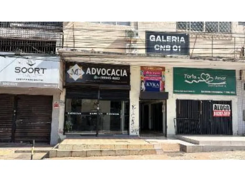 Comercial em leilão